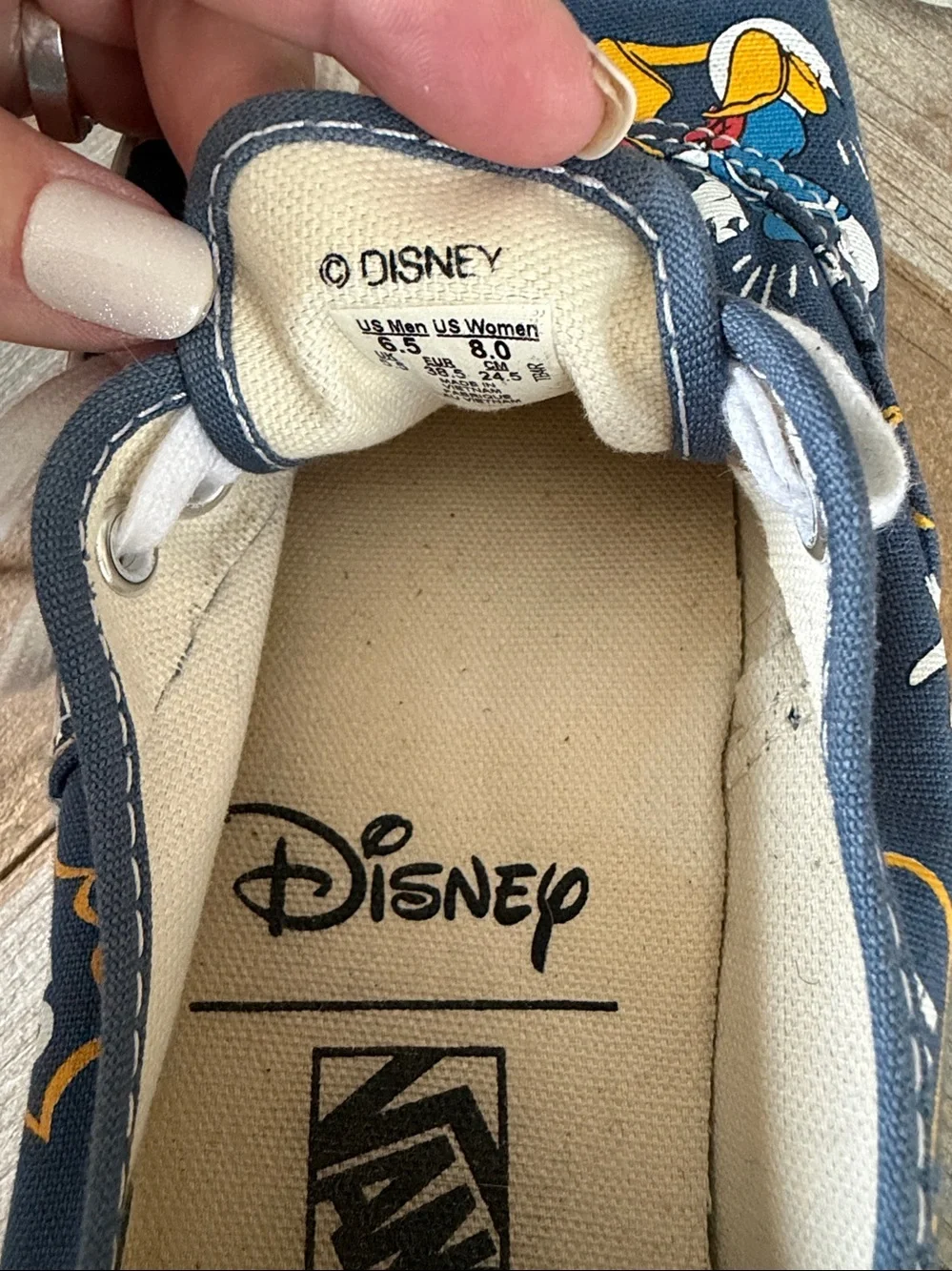 Disney VANS Navy Donald Duck Graphic Canvas Lace-Up Sneakers sz 6.5 M, 8W - Picture 6 of 7